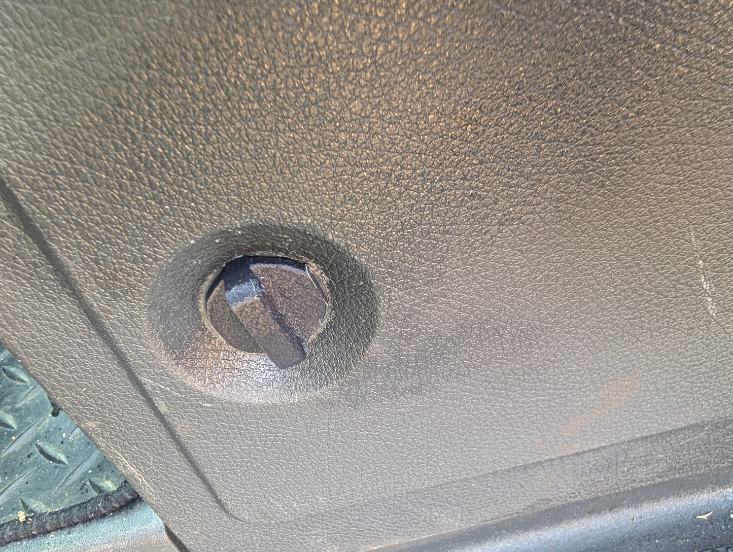 Upgraded Mercedes-Benz W639 Seat Trim Fastener